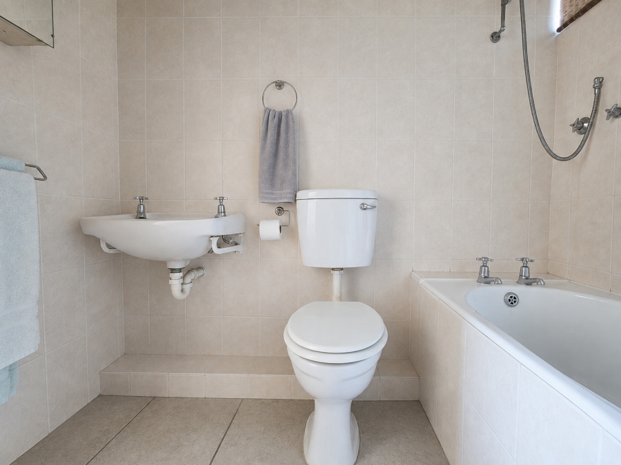 1 Bedroom Property for Sale in Wynberg Upper Western Cape